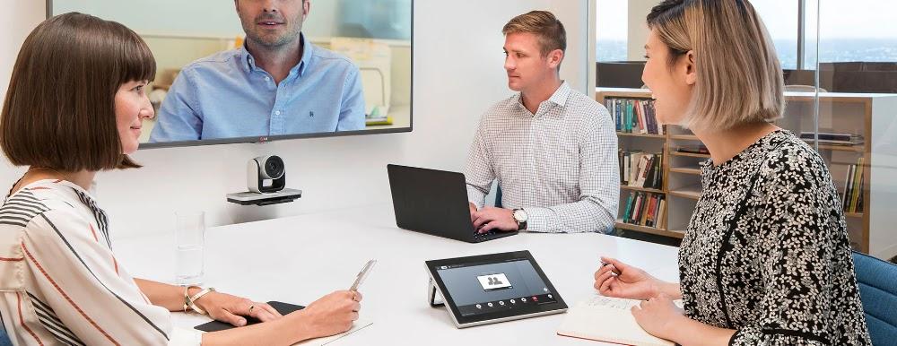 Bộ thiết bị họp trực tuyến Polycom GROUP 310 với camera EagleEye IV 12x 23 Sử dụng Camera EagleEye IV 12x trong cuộc họp