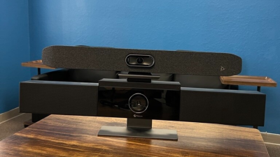 Giải Pháp Màn Hình Tương Tác Cho Phòng Họp Hiện Đại 2026 4 so sánh poly studio v12 và poly studio usb